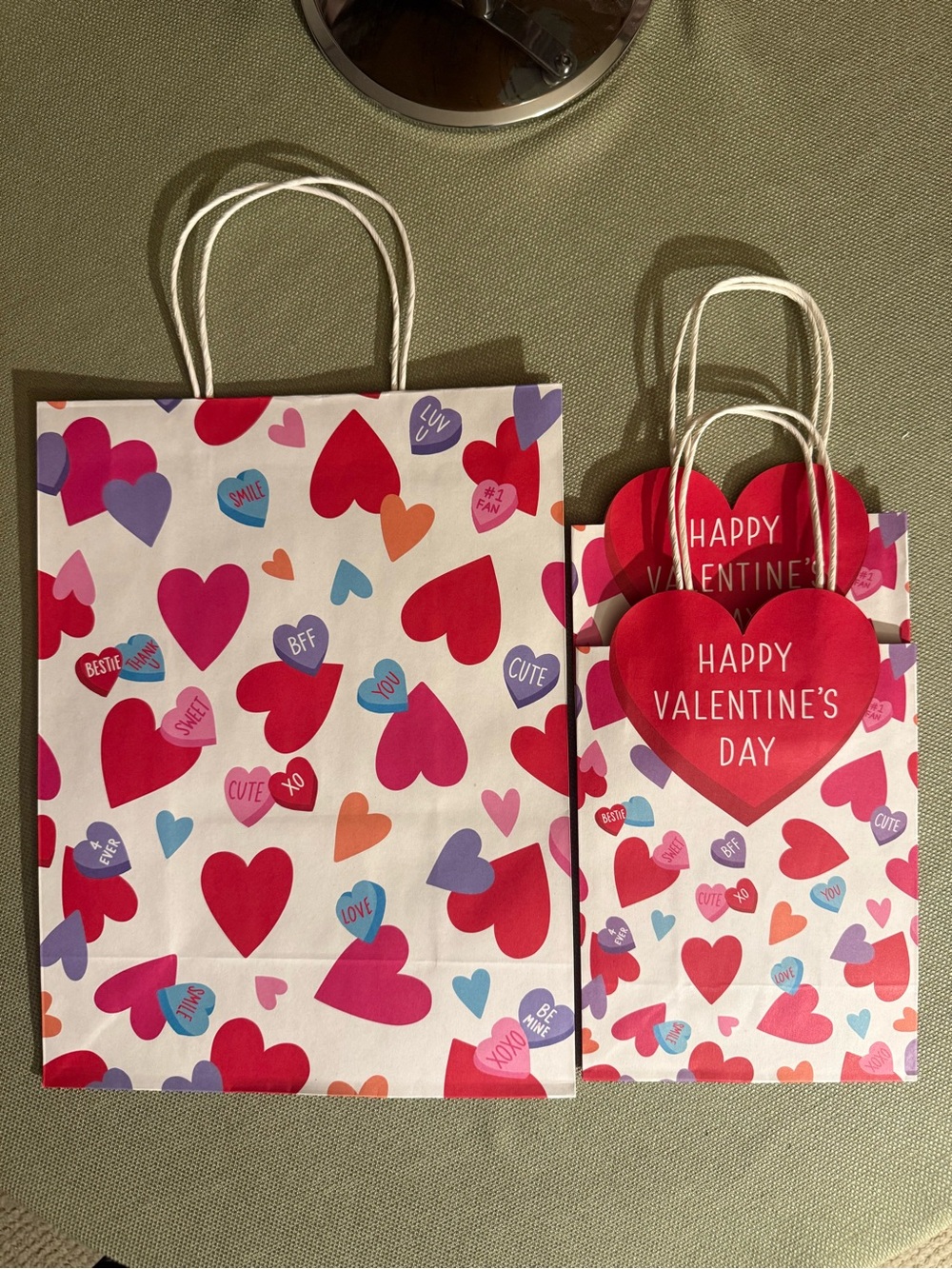 🌞 4/$20 Hallmark Valentine Hearts Gift Bags, Set of 3 - White Red Pink Purple